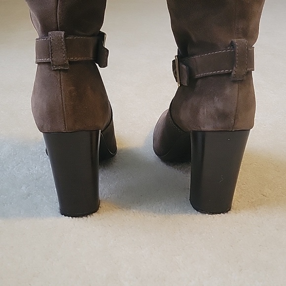 Coach Size 7 Brown Suade Boots - Picture 10 of 10